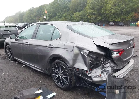 2021 Toyota Camry Se z USA, uszkodzony, nr VIN 4T1G11AK7MU464608